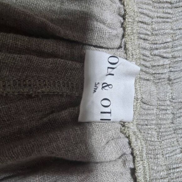 Yoli & Otis Tan Linen Shorts - Picture 3 of 4